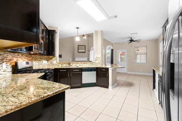 5 bedrooms apartment for rent in Addicks - Nw Houston, Houston