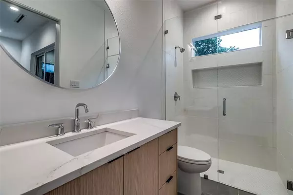 3 bedrooms apartment for rent in Stemmons Corridor - Nw Dallas, Dallas