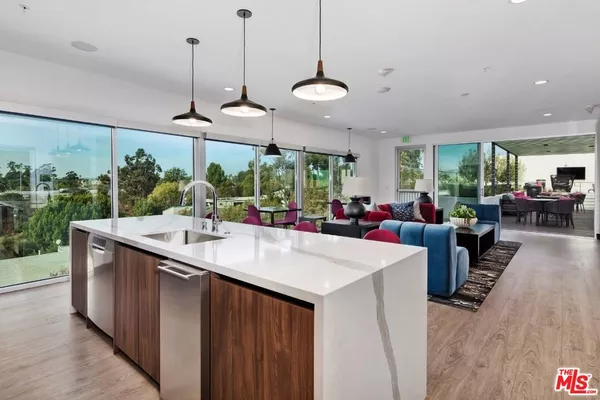 2 bedrooms apartment for rent in Toluca Lake - San Fernando Valley, Los Angeles