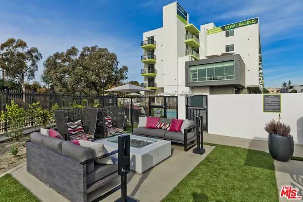 2 bedrooms apartment for rent in Toluca Lake - San Fernando Valley, Los Angeles