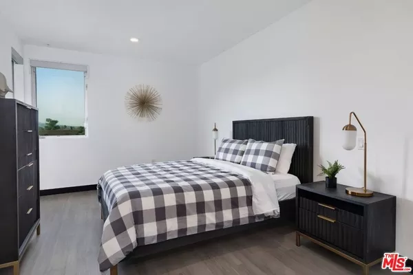 2 bedrooms apartment for rent in Toluca Lake - San Fernando Valley, Los Angeles