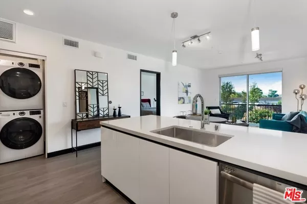 2 bedrooms apartment for rent in Toluca Lake - San Fernando Valley, Los Angeles