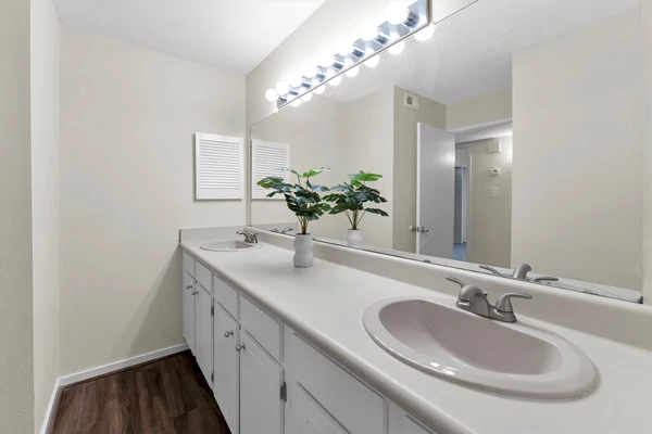 2 bedrooms apartment for rent in Hunter Creek Village - West Houston, Houston