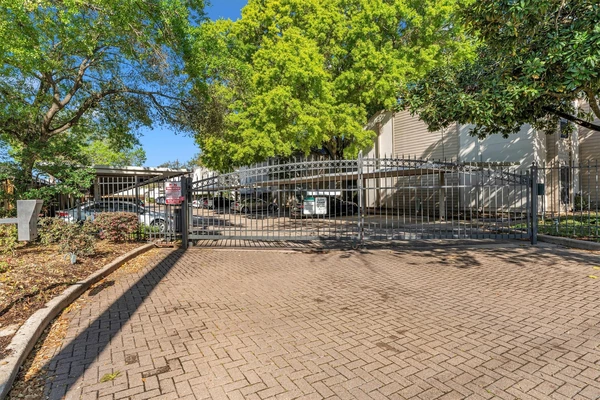 2 bedrooms apartment for rent in Hunter Creek Village - West Houston, Houston