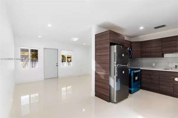 2 bedrooms apartment for rent in Upper East Side - Miami, Miami