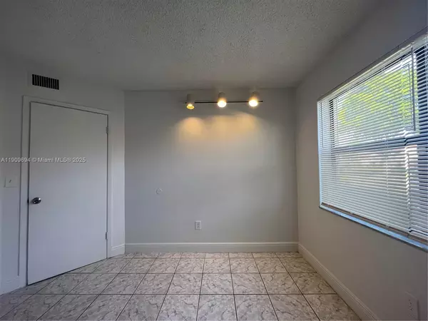 3 bedrooms apartment for rent in West Park - Broward County, Miami