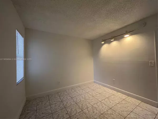 3 bedrooms apartment for rent in West Park - Broward County, Miami