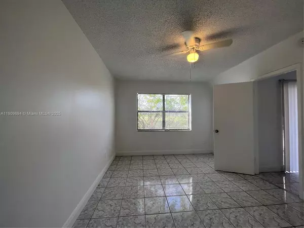 3 bedrooms apartment for rent in West Park - Broward County, Miami