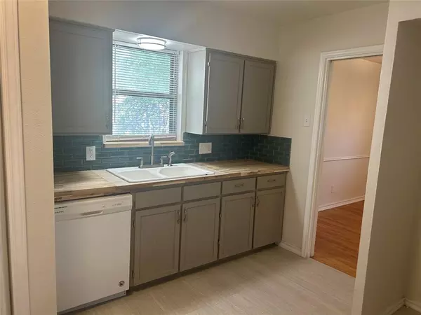 3 bedrooms apartment for rent in Claremont Dallas - Ne Dallas, Dallas