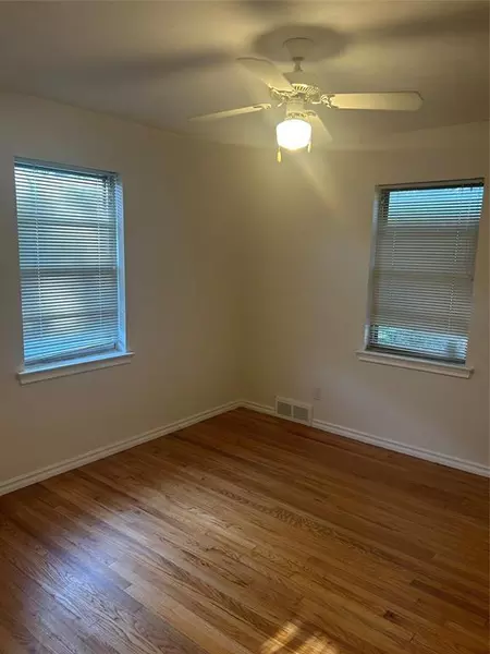 3 bedrooms apartment for rent in Claremont Dallas - Ne Dallas, Dallas