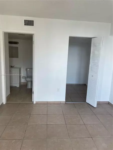 2 bedrooms apartment for rent in Tamiami - Miami Dade, Miami