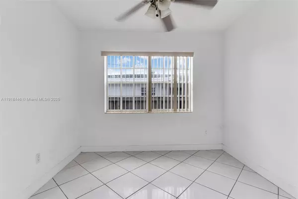 3 bedrooms apartment for rent in Westchester FL - Miami Dade, Miami