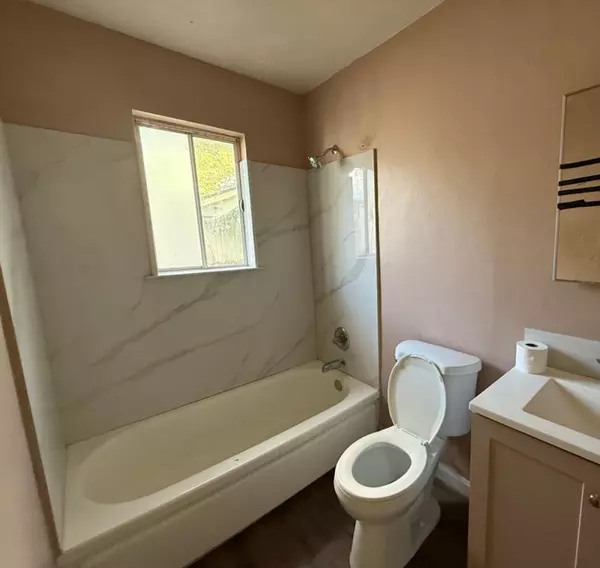 2 bedrooms apartment for rent in Old North Sacramento - North SAC, Sacramento