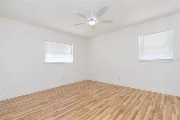 4 bedrooms apartment for rent in Town 'n' Country - West Tampa, Tampa
