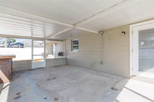 4 bedrooms apartment for rent in Town 'n' Country - West Tampa, Tampa