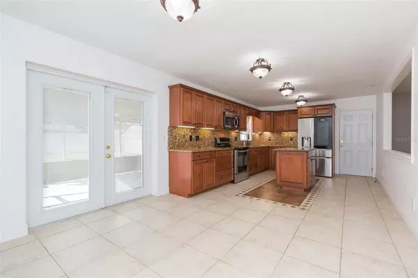 4 bedrooms apartment for rent in Town 'n' Country - West Tampa, Tampa