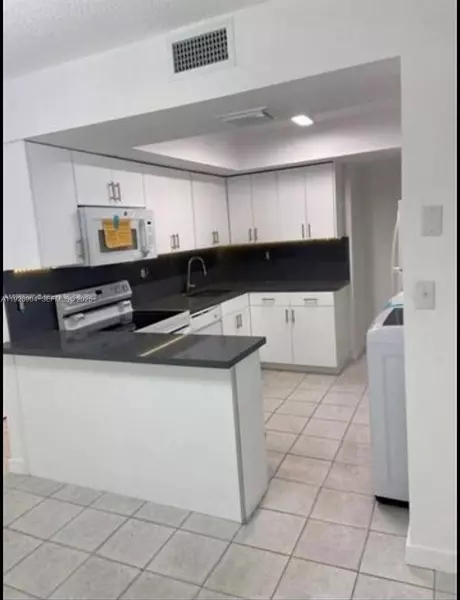 2 bedrooms apartment for rent in Westchester FL - Miami Dade, Miami