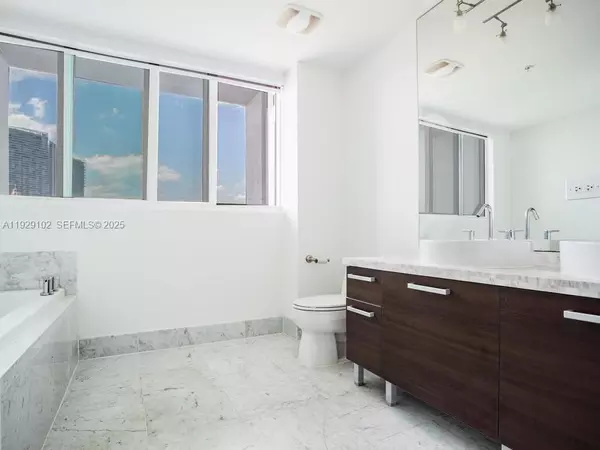 2 bedrooms apartment for rent in Downtown Miami - Miami, Miami