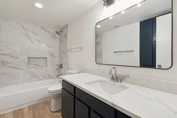 2 bedrooms apartment for rent in Oak Lawn - Ne Dallas, Dallas