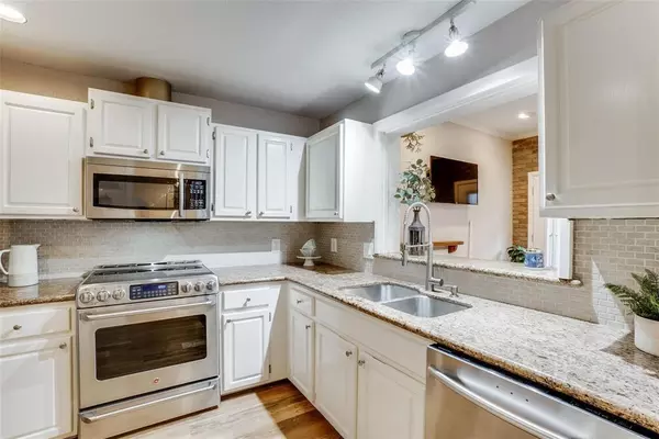 2 bedrooms apartment for rent in Oak Lawn - Ne Dallas, Dallas