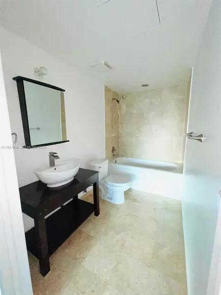 2 bedrooms apartment for rent in Downtown Miami - Miami, Miami