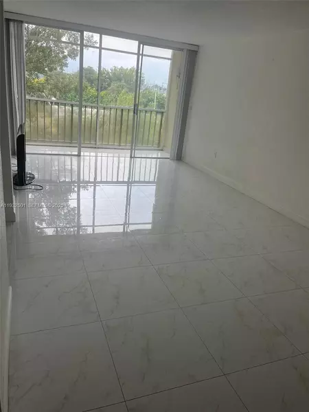 1 bedroom apartment for rent in Westchester FL - Miami Dade, Miami