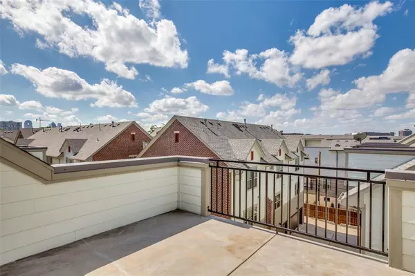 2 bedrooms apartment for rent in Oak Lawn - Ne Dallas, Dallas