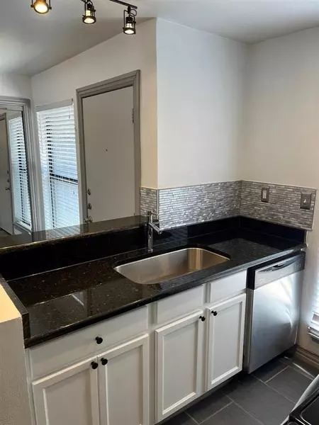 2 bedrooms apartment for rent in Oak Lawn - Ne Dallas, Dallas
