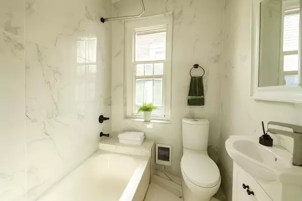 4 bedrooms apartment for rent in Glenwood - North Philadelphia, Philadelphia