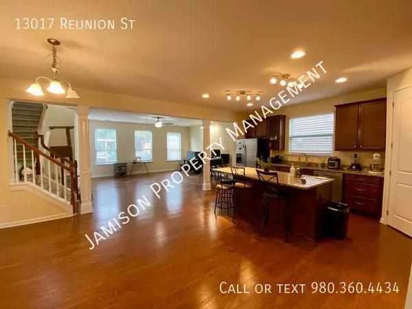 4 bedrooms apartment for rent in Steele Creek - West Charlotte, Charlotte