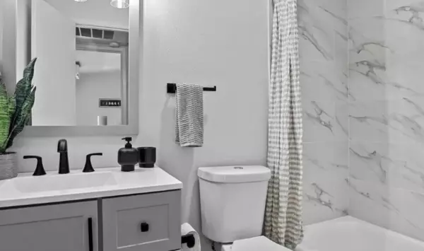 2 bedrooms apartment for rent in Oak Lawn - Ne Dallas, Dallas