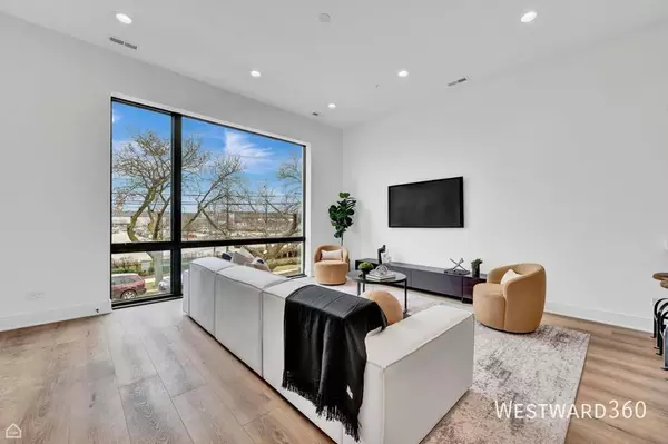 3 bedrooms apartment for rent in Little Italy/Uic - Central, Chicago