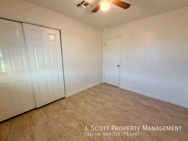 4 bedrooms apartment for rent in Maryvale - Phoenix, Phoenix
