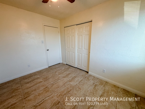 4 bedrooms apartment for rent in Maryvale - Phoenix, Phoenix