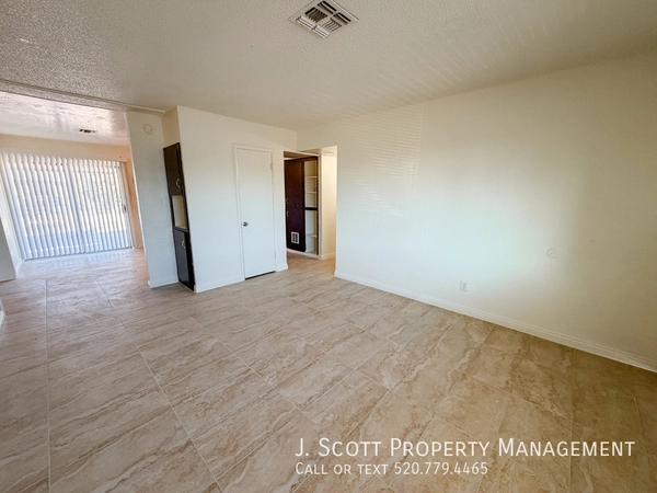 4 bedrooms apartment for rent in Maryvale - Phoenix, Phoenix