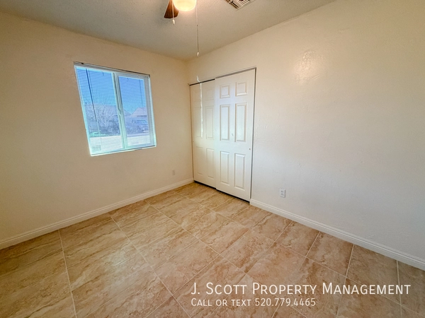 4 bedrooms apartment for rent in Maryvale - Phoenix, Phoenix
