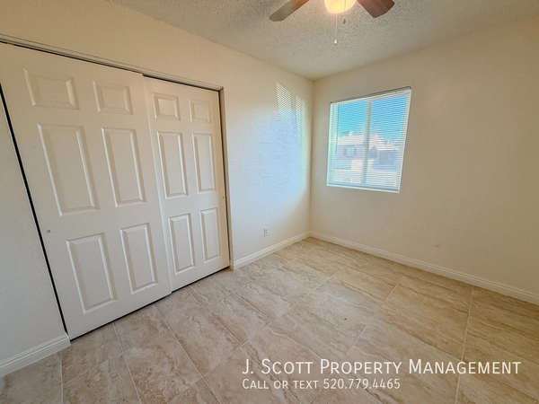 4 bedrooms apartment for rent in Maryvale - Phoenix, Phoenix
