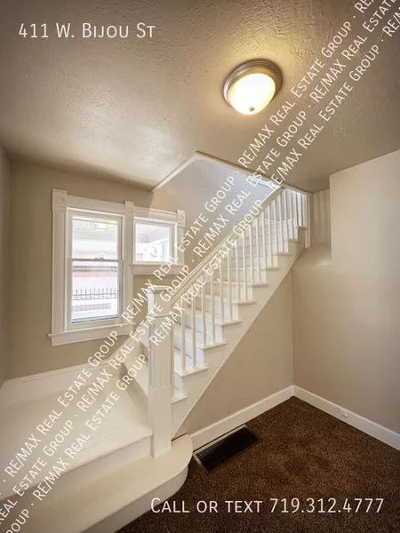 4 bedrooms apartment for rent in Downtown COS - Central COS, Colorado Springs