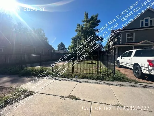 4 bedrooms apartment for rent in Downtown COS - Central COS, Colorado Springs