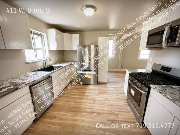 4 bedrooms apartment for rent in Downtown COS - Central COS, Colorado Springs