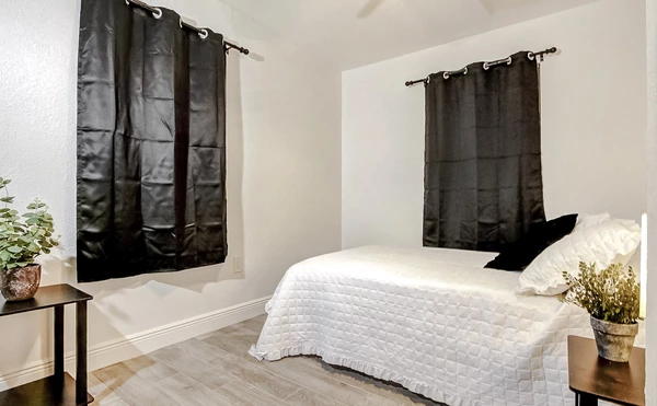 Coliving in Live Oaks Square - East Tampa, Tampa