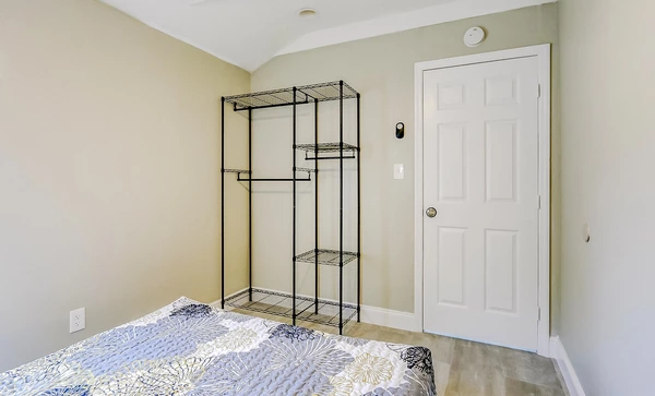 Coliving in Live Oaks Square - East Tampa, Tampa