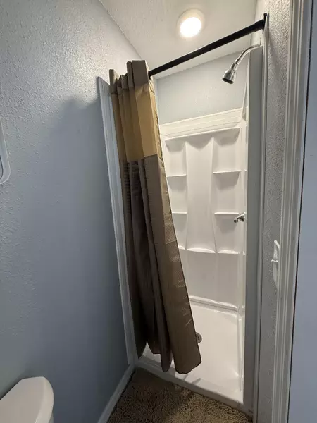 Coliving in Live Oaks Square - East Tampa, Tampa