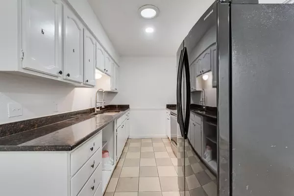 Coliving in Central Arlington - Arlington, Dallas