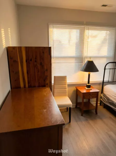 Coliving in Hickory Ridge - East Charlotte, Charlotte