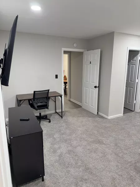 Coliving in Hickory Ridge - East Charlotte, Charlotte