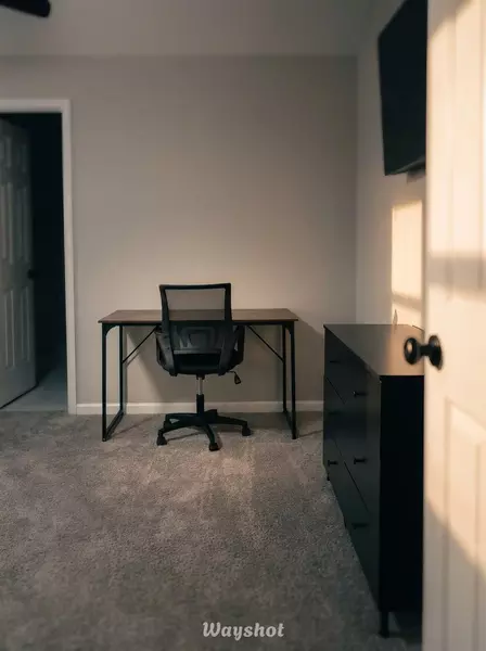 Coliving in Hickory Ridge - East Charlotte, Charlotte