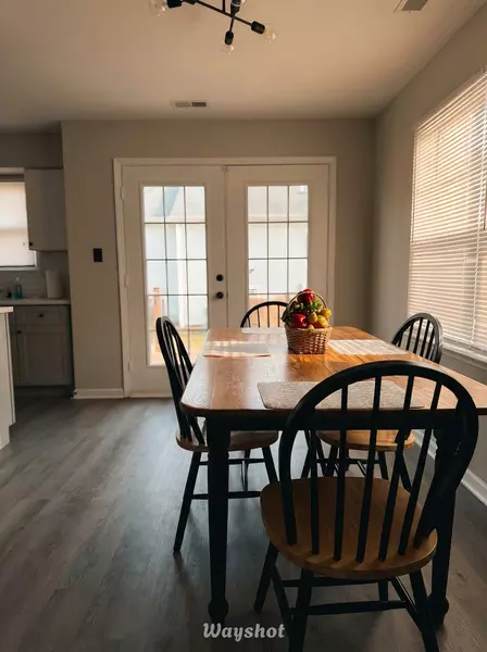 Coliving in Hickory Ridge - East Charlotte, Charlotte