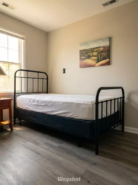 Coliving in Hickory Ridge - East Charlotte, Charlotte