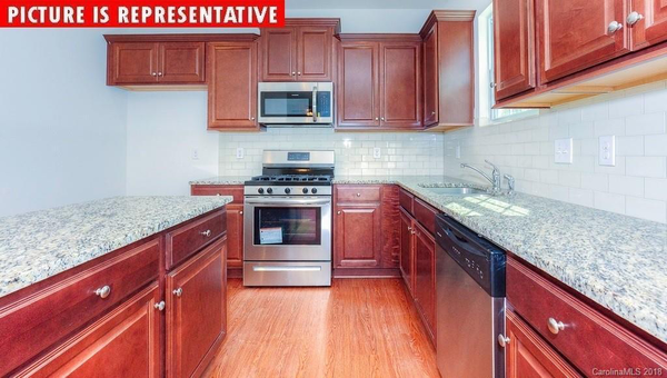 Coliving in Oakdale - North Charlotte, Charlotte